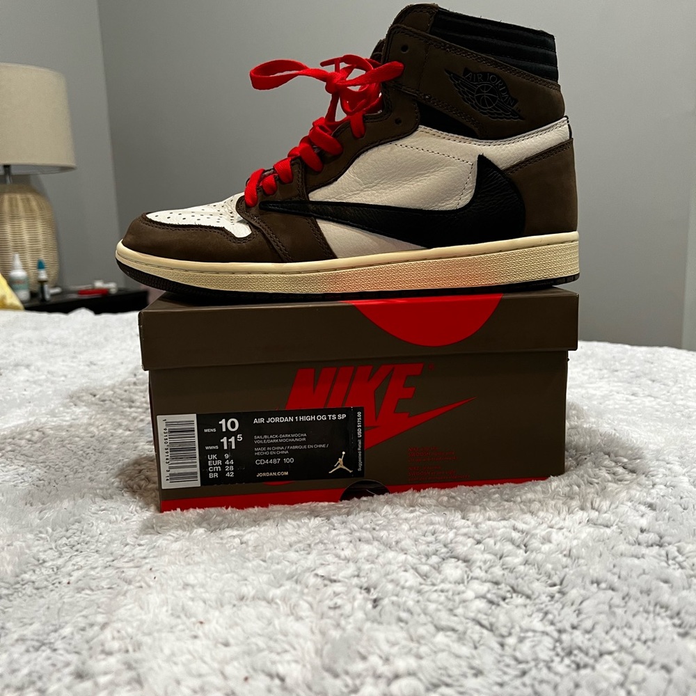 Travis scott Jordan ones. Barely worn. Never on grass.